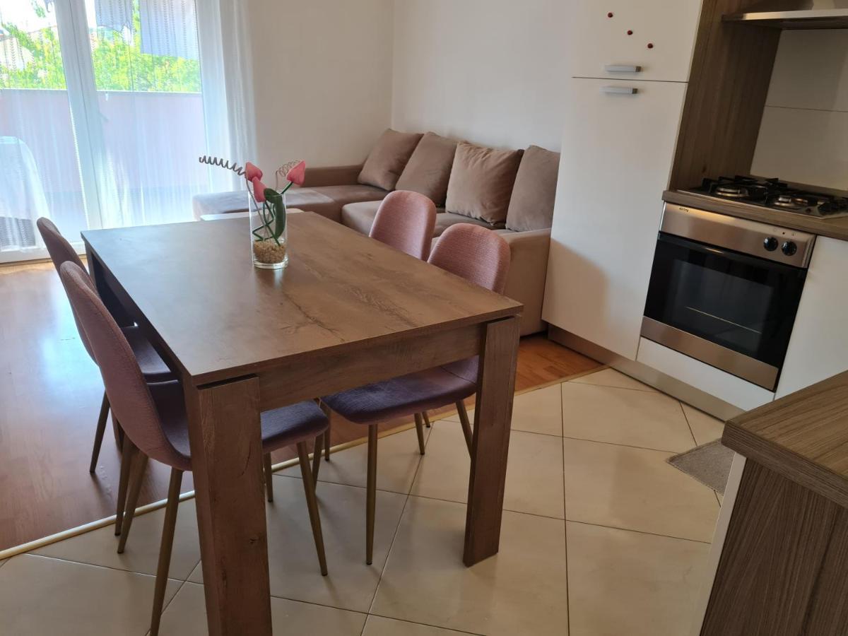Apartment Nora Near The Beach بولا المظهر الخارجي الصورة